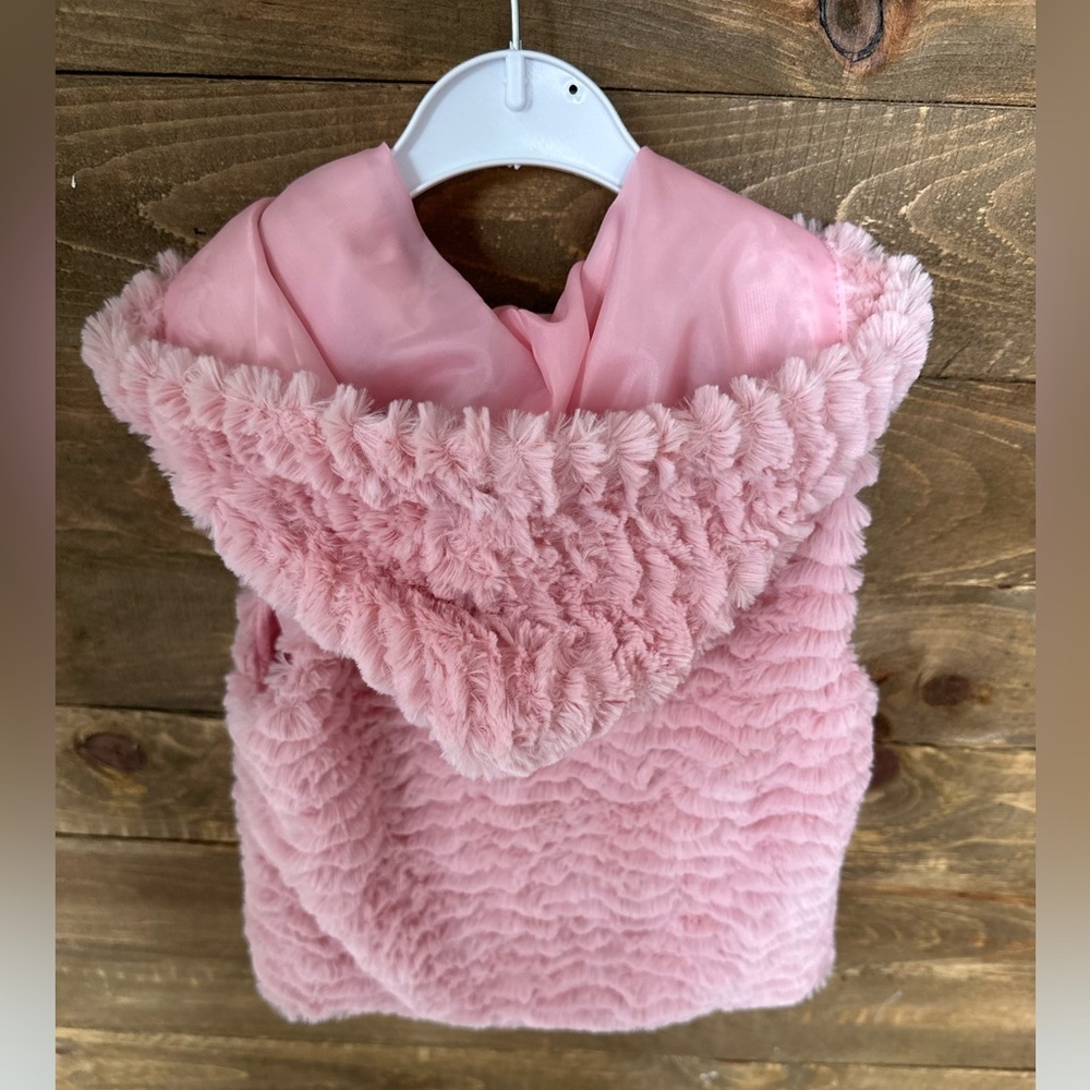 New Girls 5T Pink Faux Fur Hooded Vest by Wonder Nation